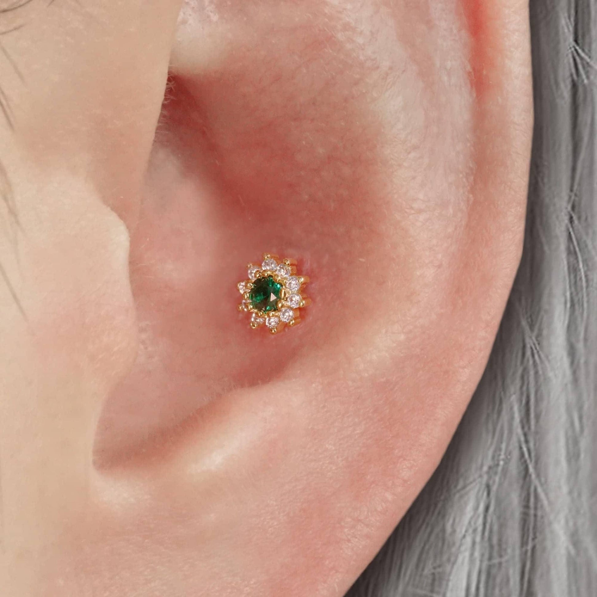 Color_ALL;Emerald Green 3A CZ Sunflower Flat Back Piercing Stud-EricaJewels