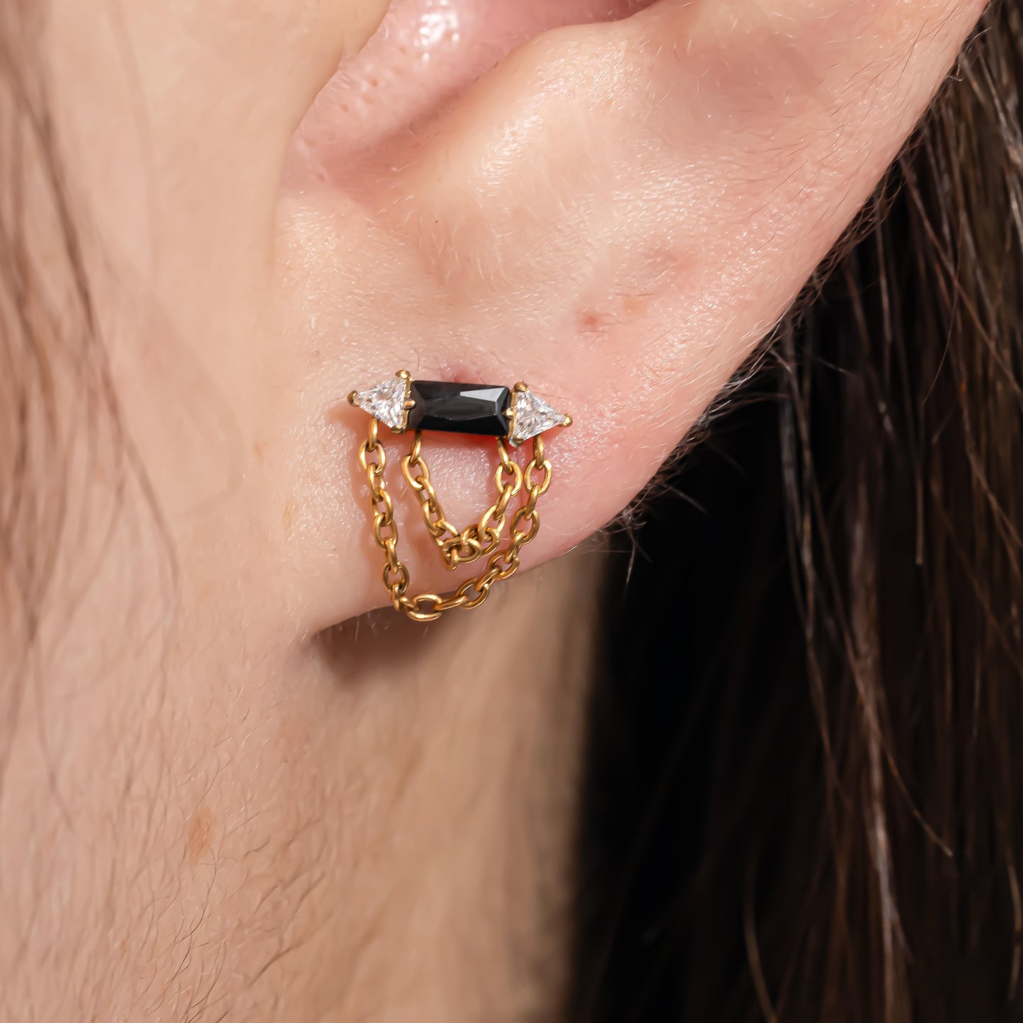 Rhea – Black Bar & Chain Push Pin Flatback Stud